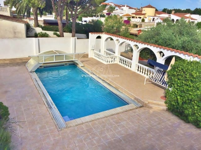 6 soveværelse Villa til salg i Empuriabrava, Castelló d'Empúries - € 1.300.000 (Ref: 9263719)