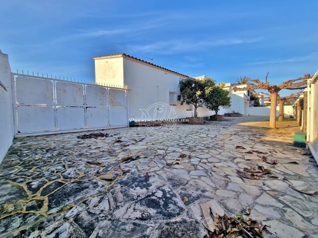 6 soveværelse Villa til salg i Empuriabrava, Castelló d'Empúries - € 1.300.000 (Ref: 9263719)