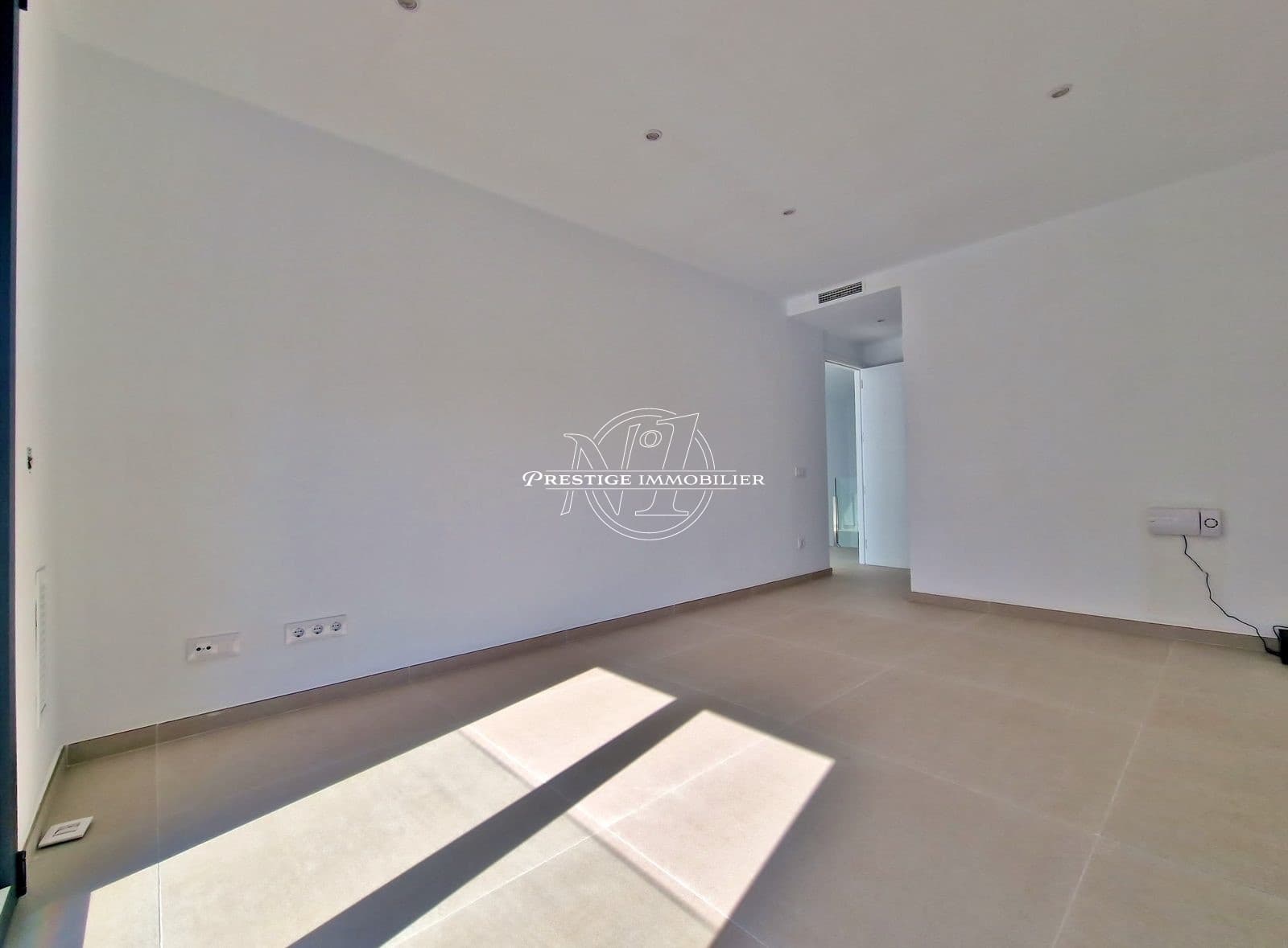 4 soveværelse Villa til salg i Empuriabrava med swimmingpool - € 739.000 (Ref: 9263720)