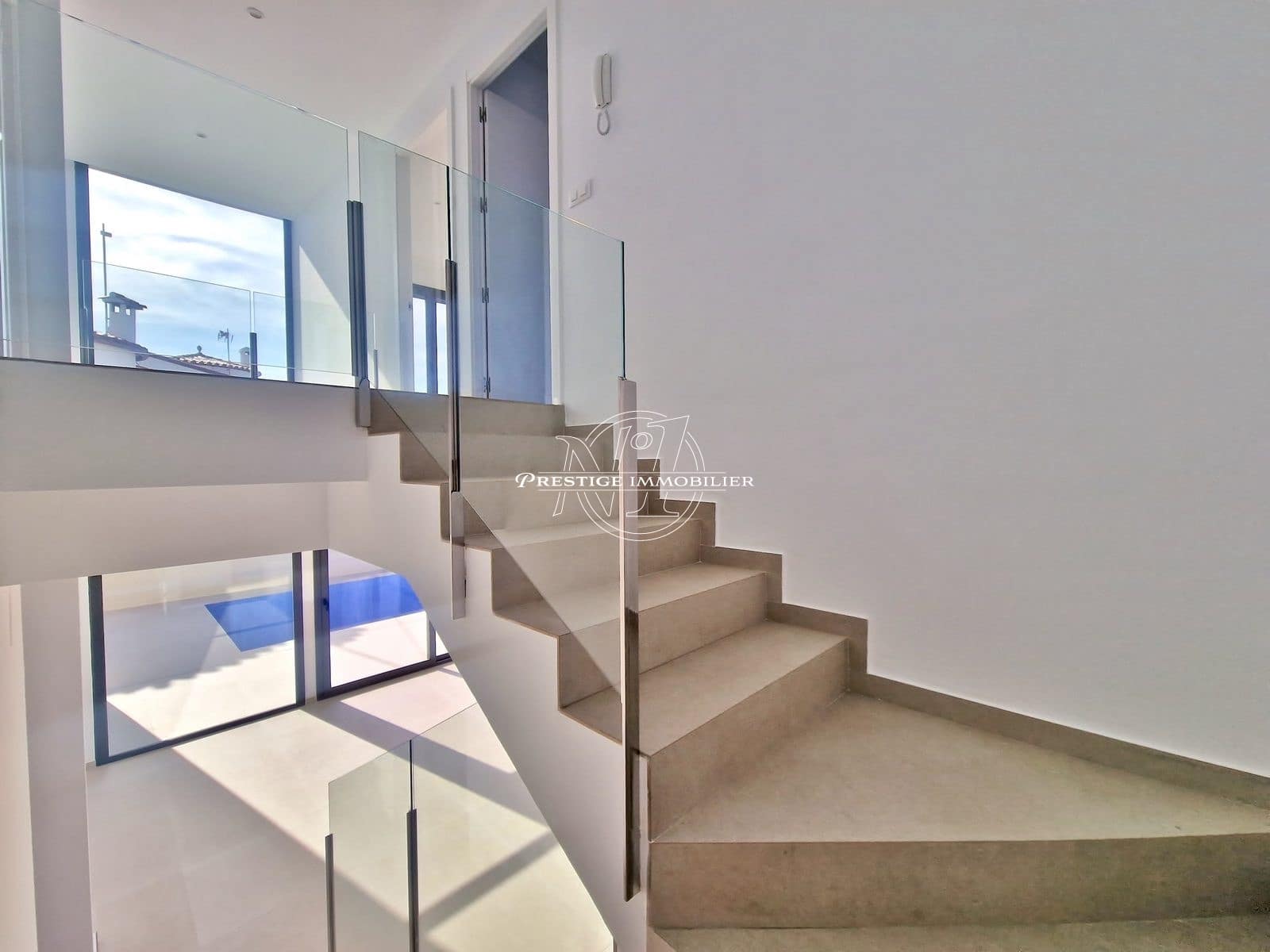 4 soveværelse Villa til salg i Empuriabrava med swimmingpool - € 739.000 (Ref: 9263720)