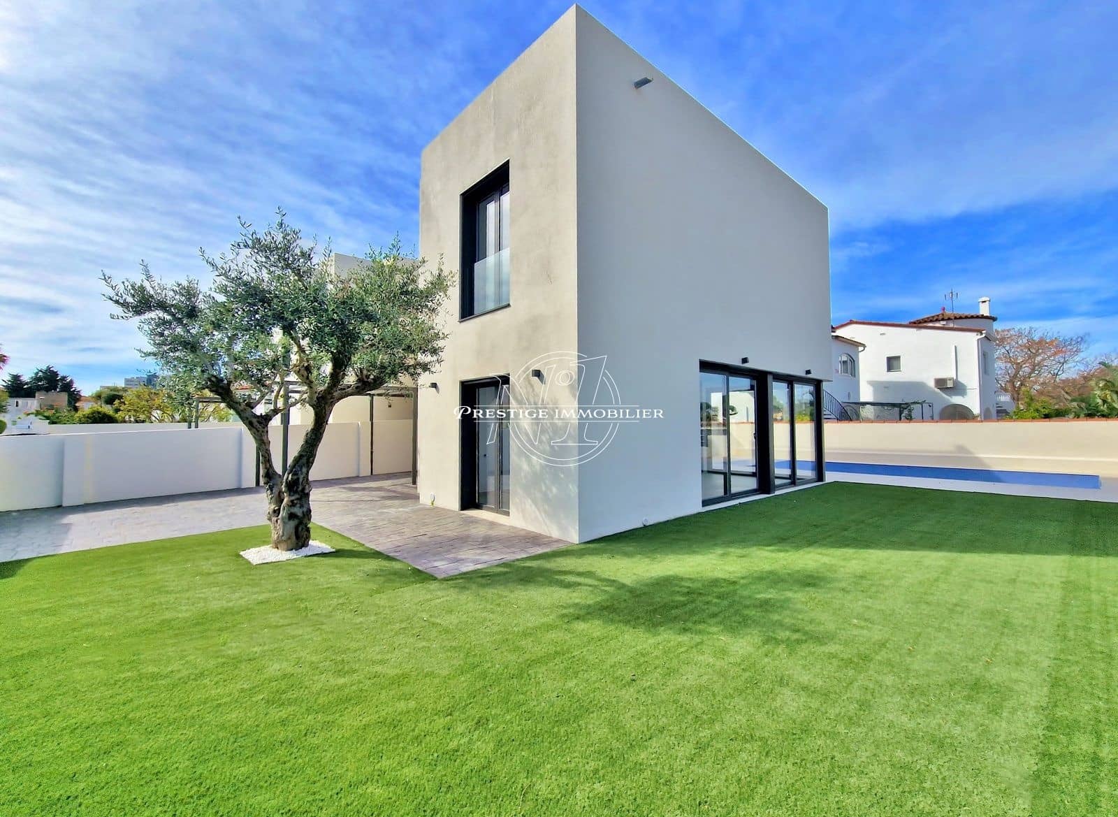 4 soveværelse Villa til salg i Empuriabrava med swimmingpool - € 739.000 (Ref: 9263720)