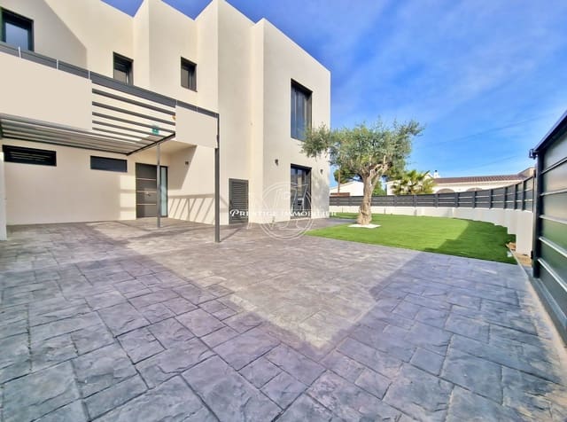 4 soveværelse Villa til salg i Empuriabrava, Castelló d'Empúries med swimmingpool - € 739.000 (Ref: 9263720)