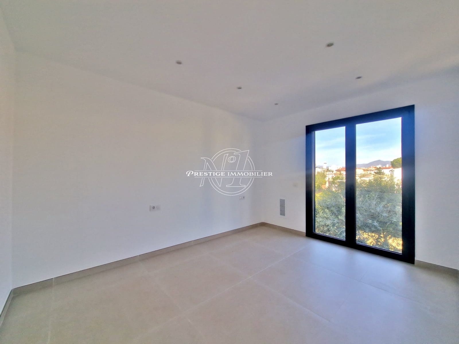 4 soveværelse Villa til salg i Empuriabrava med swimmingpool - € 739.000 (Ref: 9263720)