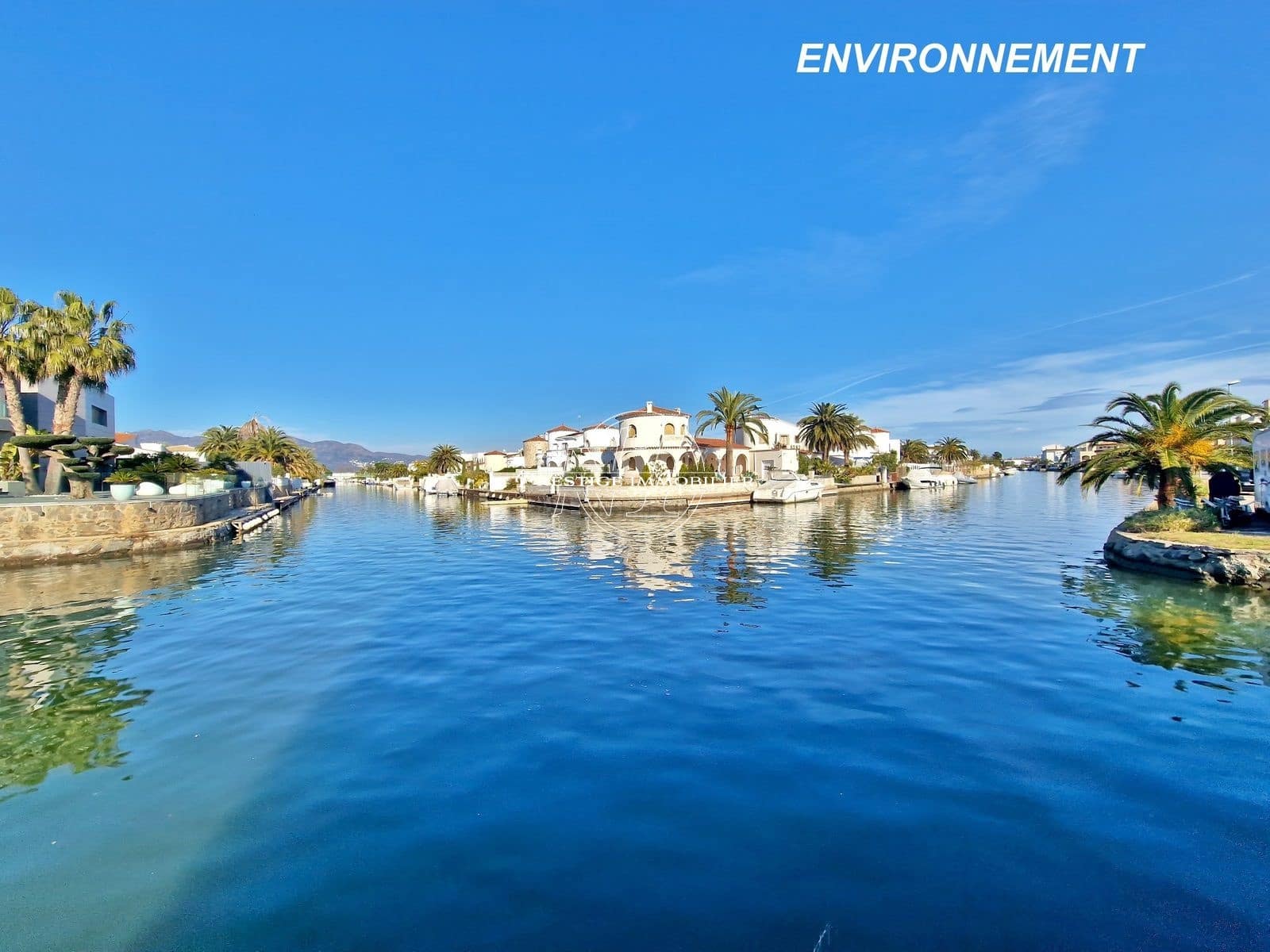 4 soveværelse Villa til salg i Empuriabrava med swimmingpool - € 739.000 (Ref: 9263720)