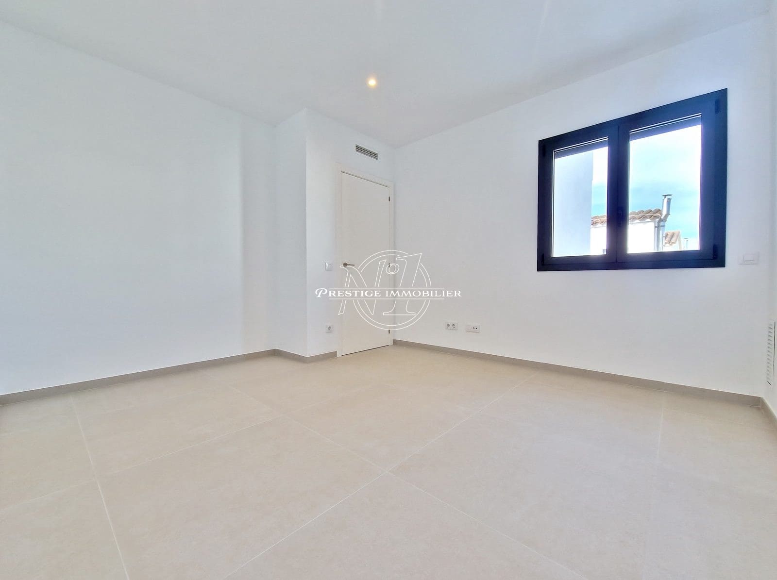 3 soveværelse Villa til salg i Empuriabrava med swimmingpool - € 649.000 (Ref: 9263721)