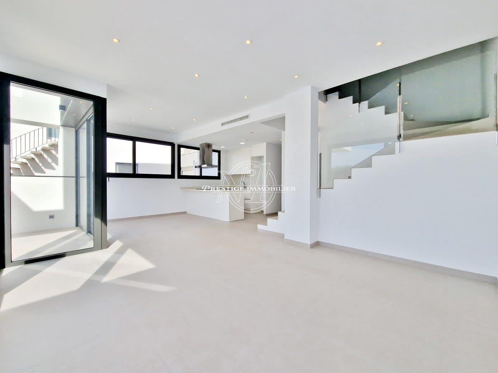 3 soveværelse Villa til salg i Empuriabrava med swimmingpool - € 649.000 (Ref: 9263721)