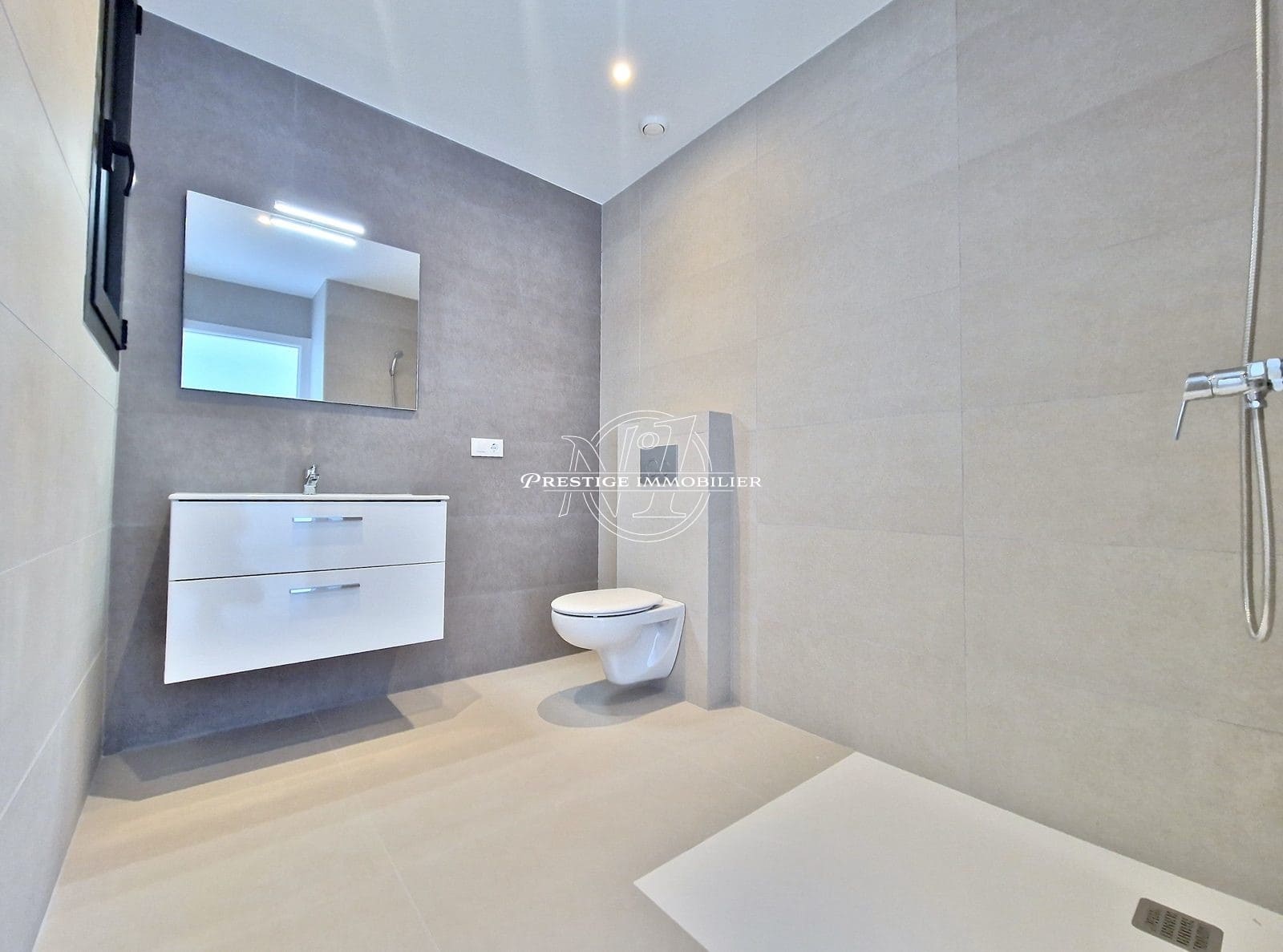 3 soveværelse Villa til salg i Empuriabrava med swimmingpool - € 649.000 (Ref: 9263721)