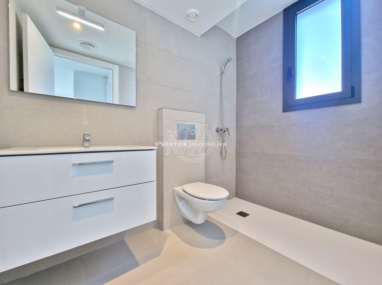 3 soveværelse Villa til salg i Empuriabrava med swimmingpool - € 649.000 (Ref: 9263721)