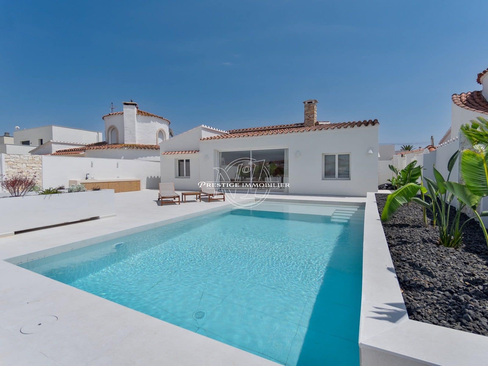 4 slaapkamer Villa te koop in Empuriabrava met zwembad - € 1.640.000 (Ref: 9263725)