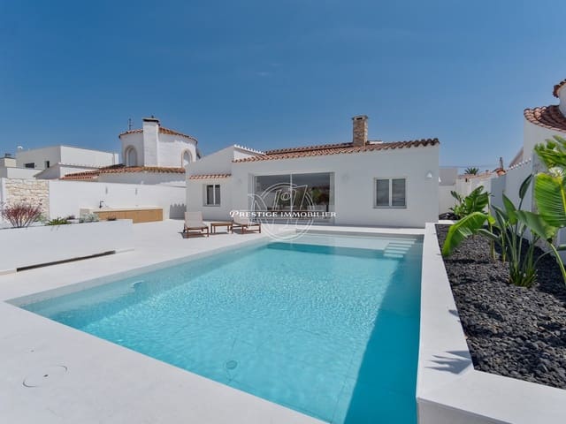 4 slaapkamer Villa te koop in Empuriabrava, Castelló d'Empúries met zwembad - € 1.640.000 (Ref: 9263725)