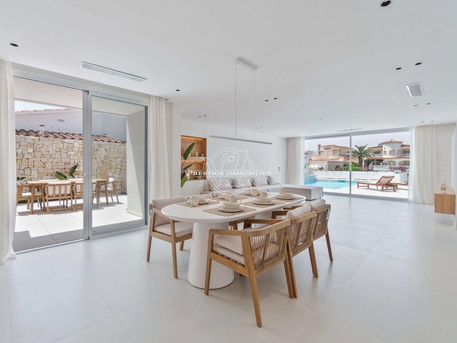 4 slaapkamer Villa te koop in Empuriabrava met zwembad - € 1.640.000 (Ref: 9263725)