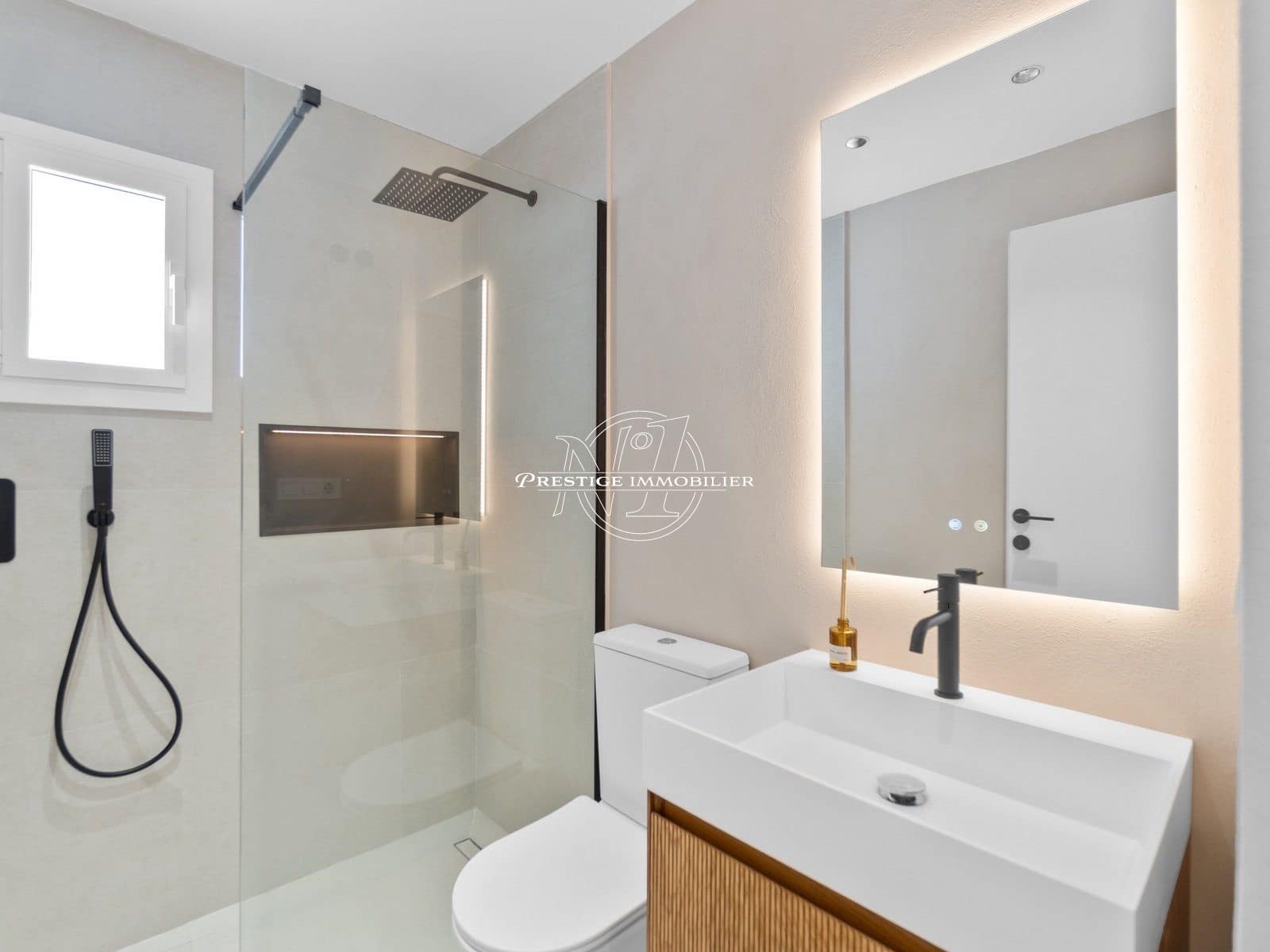 4 slaapkamer Villa te koop in Empuriabrava met zwembad - € 1.640.000 (Ref: 9263725)