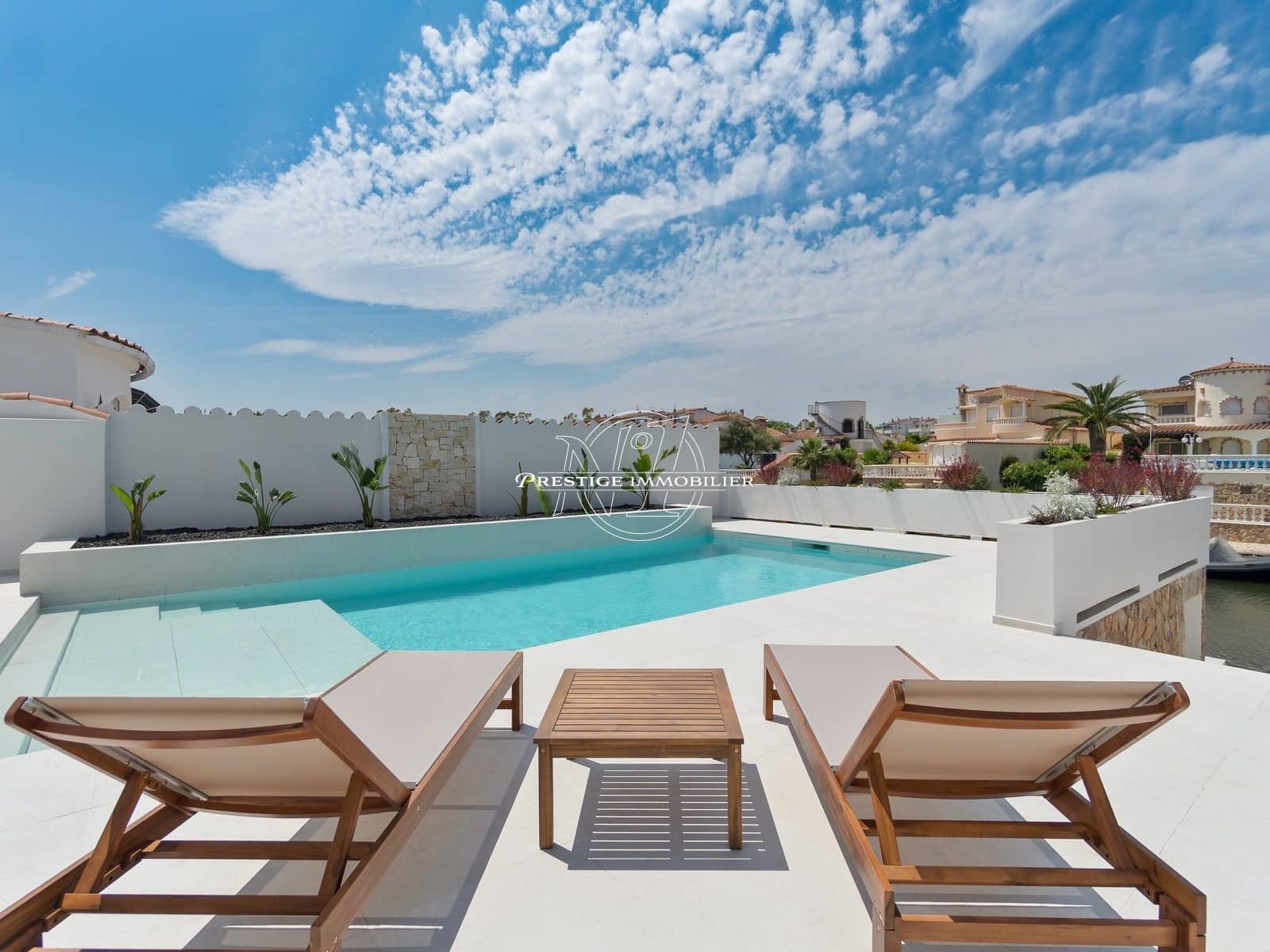 4 slaapkamer Villa te koop in Empuriabrava met zwembad - € 1.640.000 (Ref: 9263725)