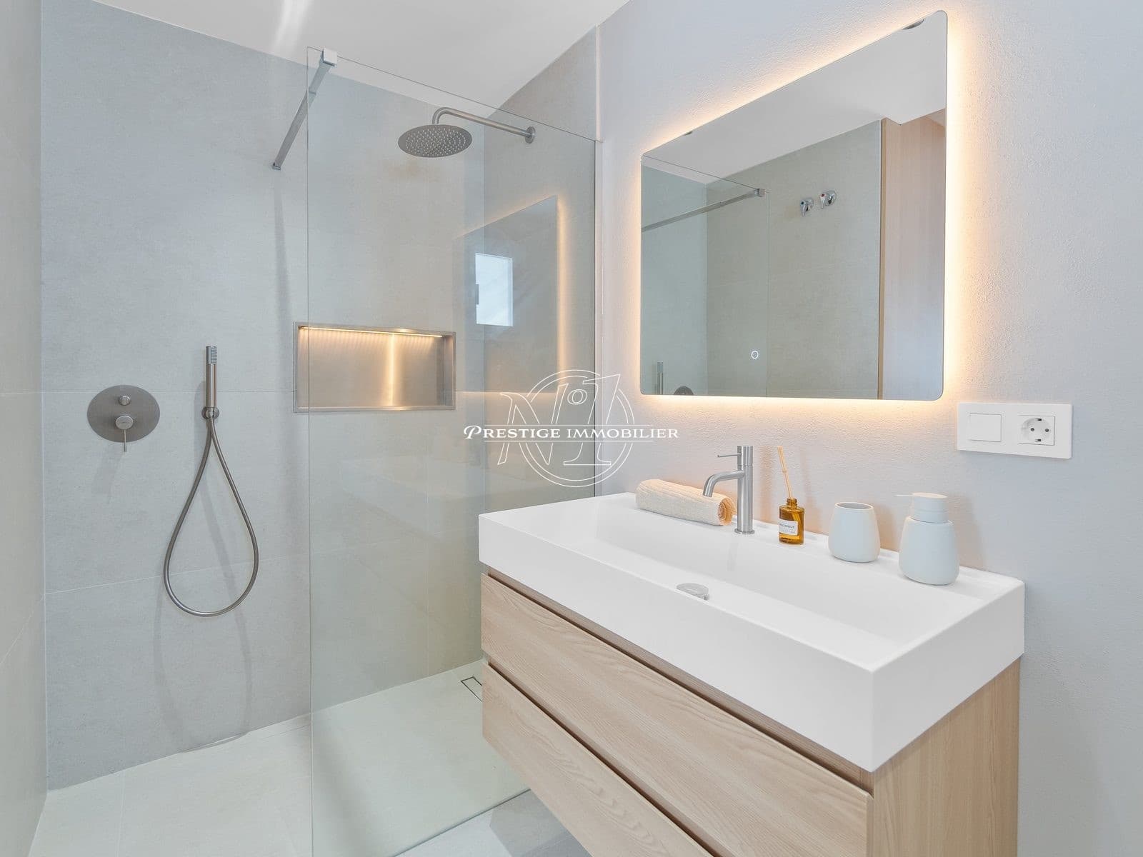 4 slaapkamer Villa te koop in Empuriabrava met zwembad - € 1.640.000 (Ref: 9263725)