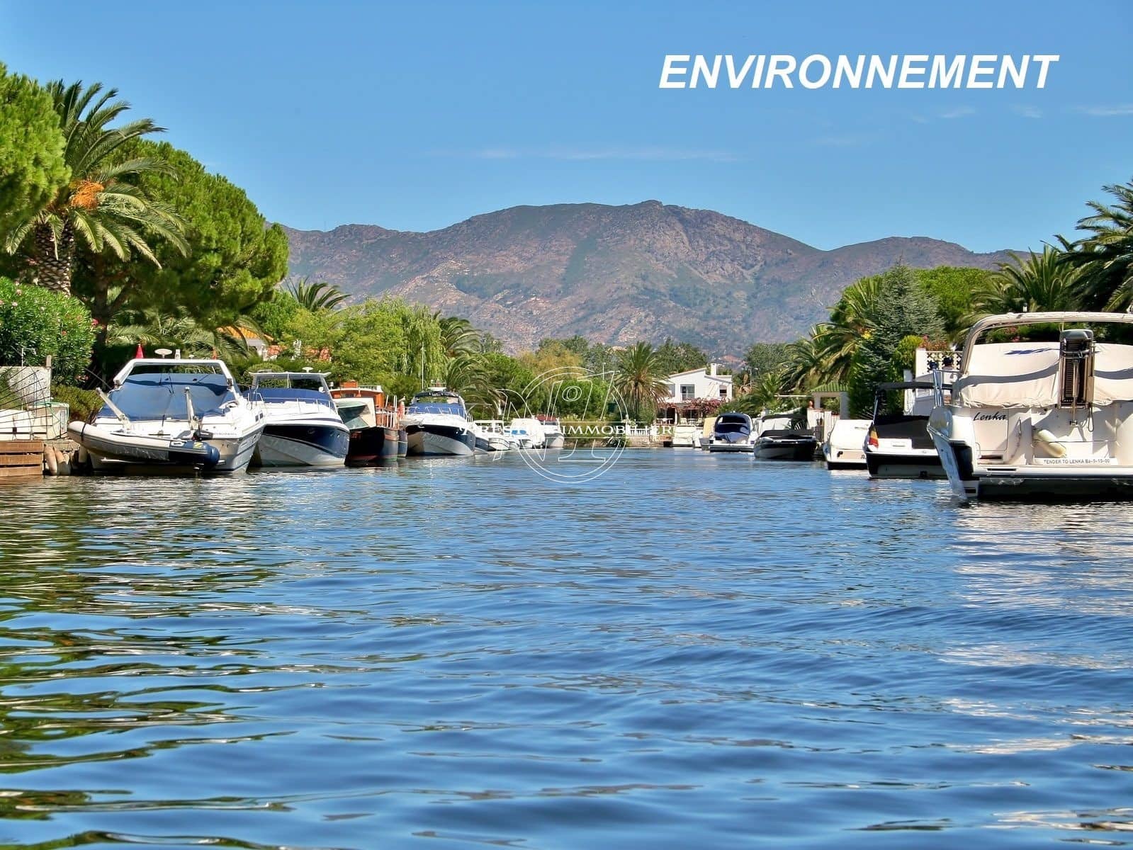 4 slaapkamer Villa te koop in Empuriabrava met zwembad - € 1.640.000 (Ref: 9263725)