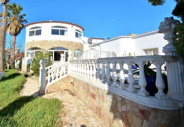 4 soveværelse Villa til salg i Empuriabrava, Castelló d'Empúries med swimmingpool - € 1.200.000 (Ref: 9263726)