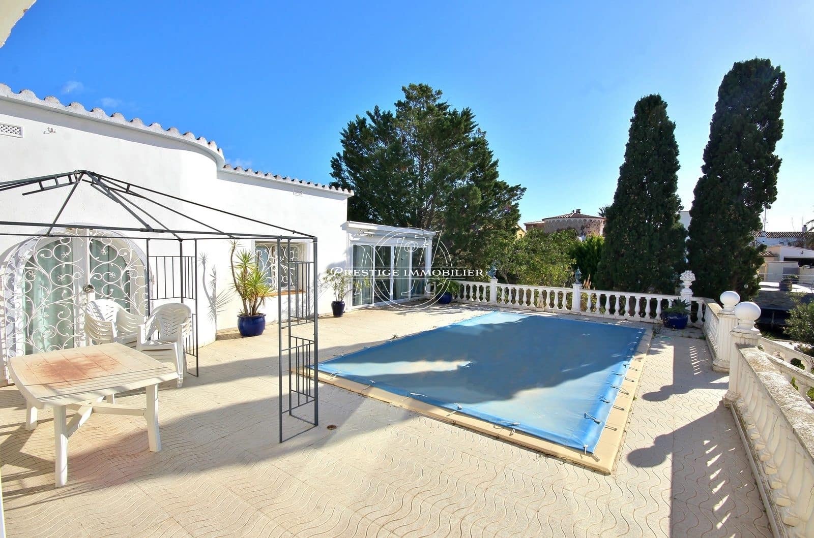 4 slaapkamer Villa te koop in Empuriabrava met zwembad - € 1.200.000 (Ref: 9263726)