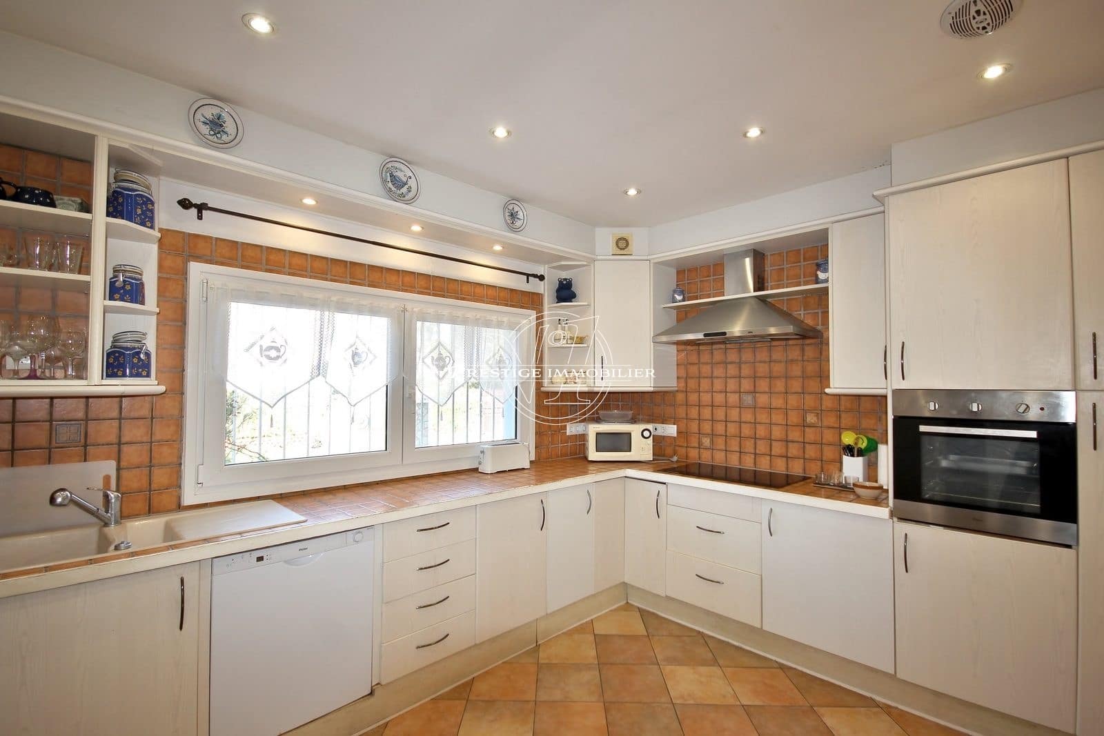 4 slaapkamer Villa te koop in Empuriabrava met zwembad - € 1.200.000 (Ref: 9263726)