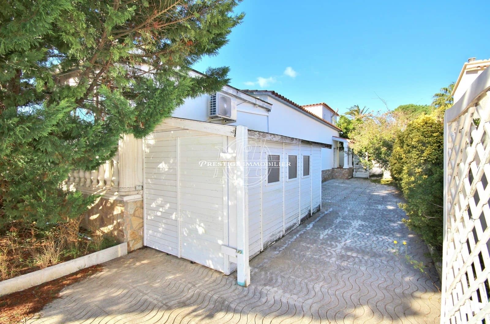 4 slaapkamer Villa te koop in Empuriabrava met zwembad - € 1.200.000 (Ref: 9263726)