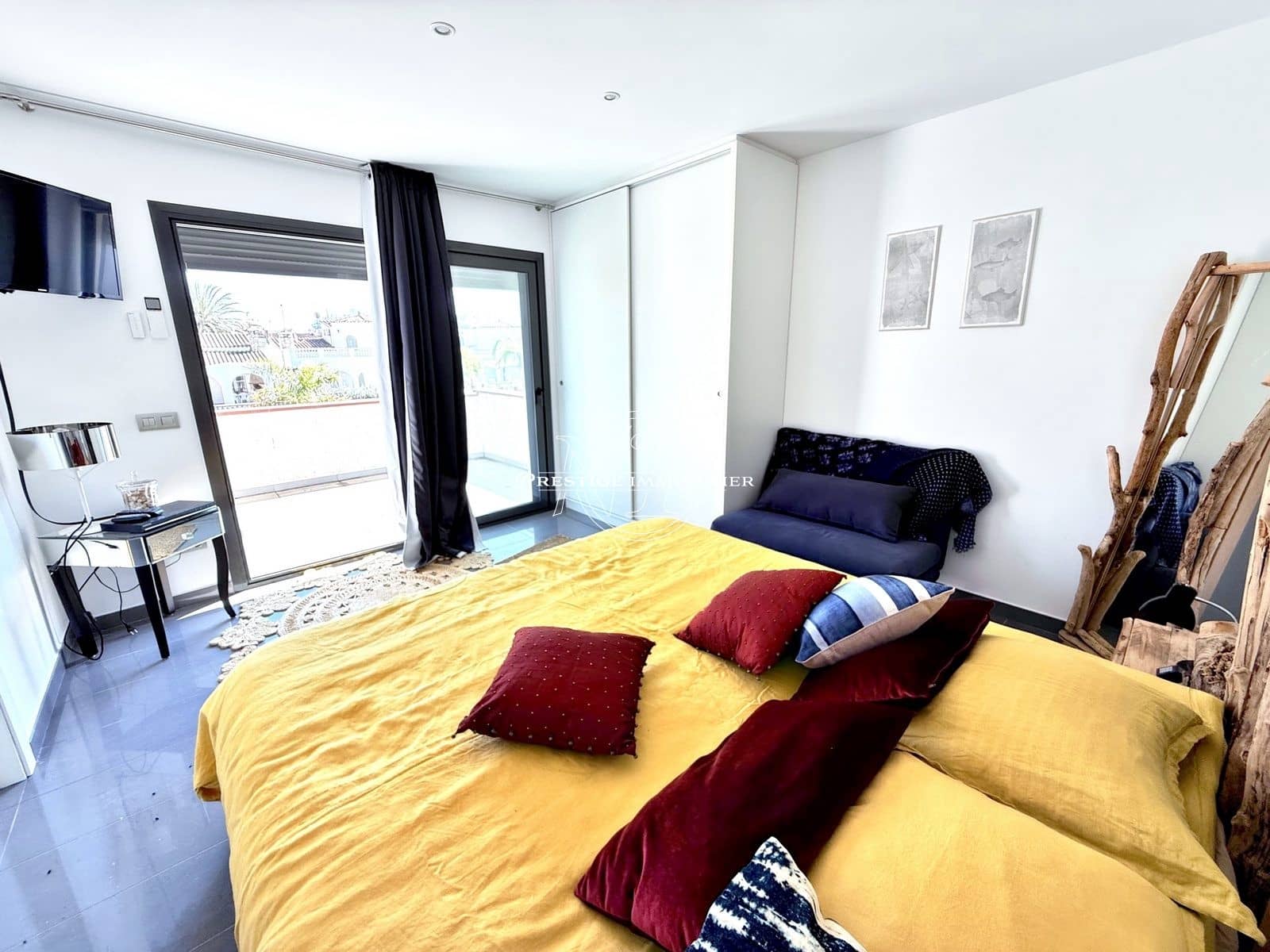 3 soveværelse Villa til salg i Empuriabrava med swimmingpool - € 820.000 (Ref: 9263727)