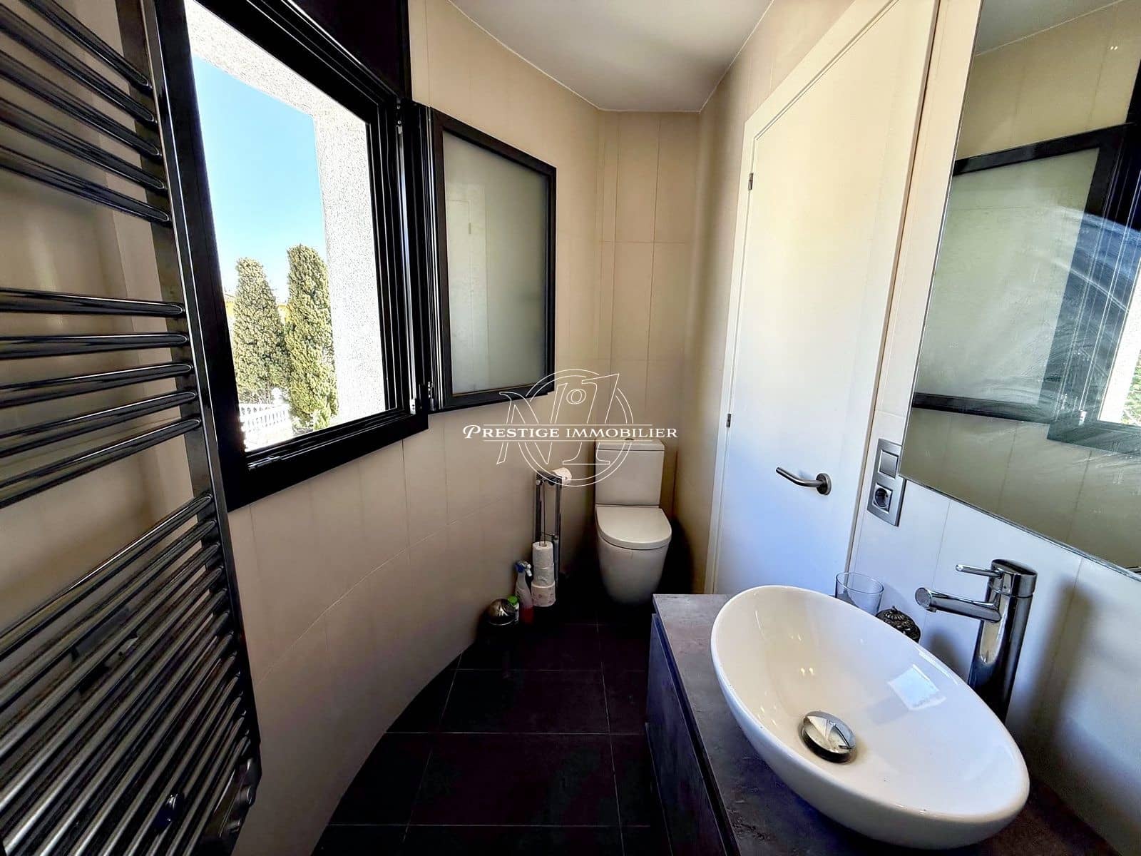 3 soveværelse Villa til salg i Empuriabrava med swimmingpool - € 820.000 (Ref: 9263727)