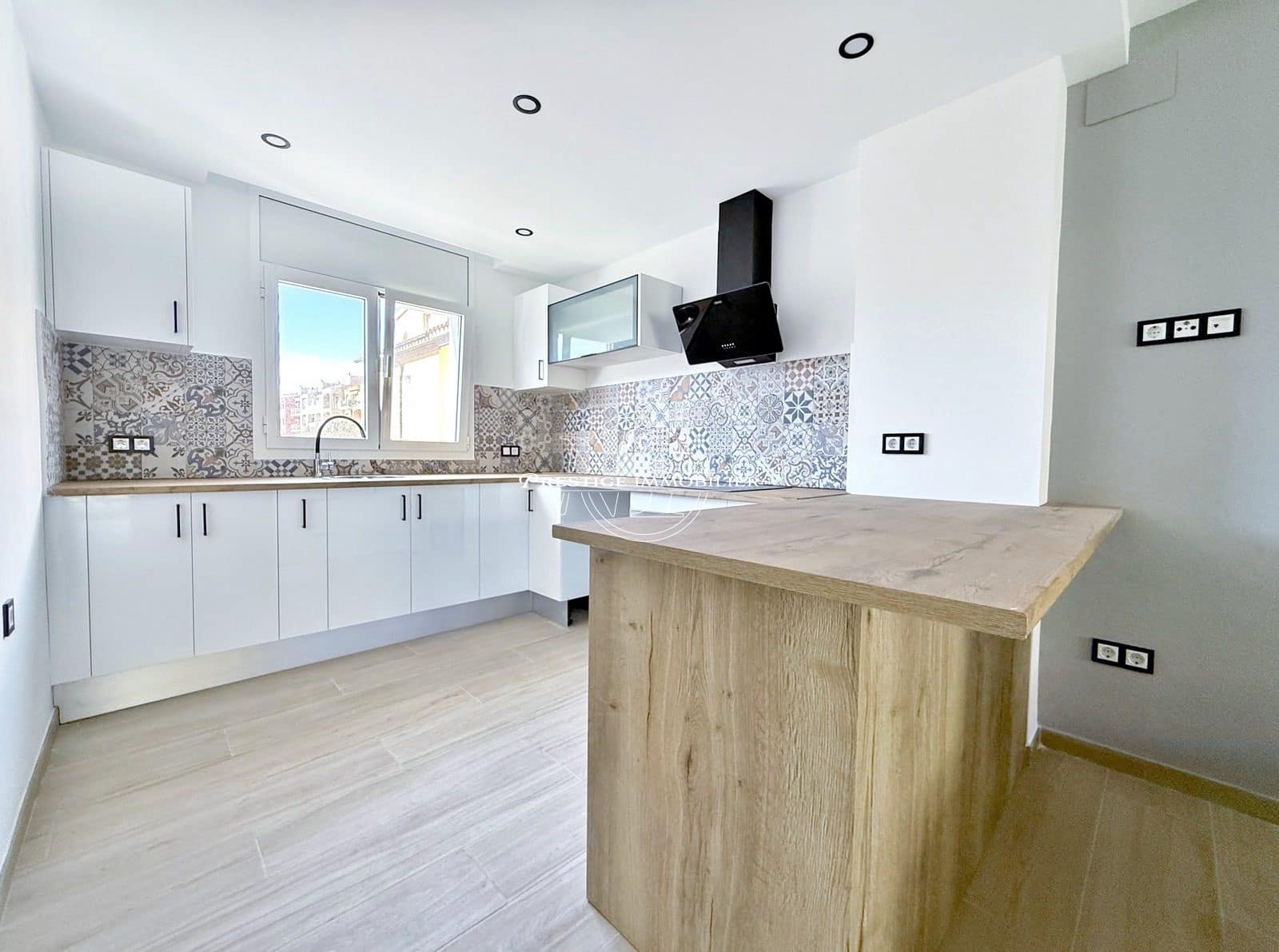 3 makuuhuone Omakotitalo myytävänä paikassa Empuriabrava - 399 000 € (Ref: 9265388)