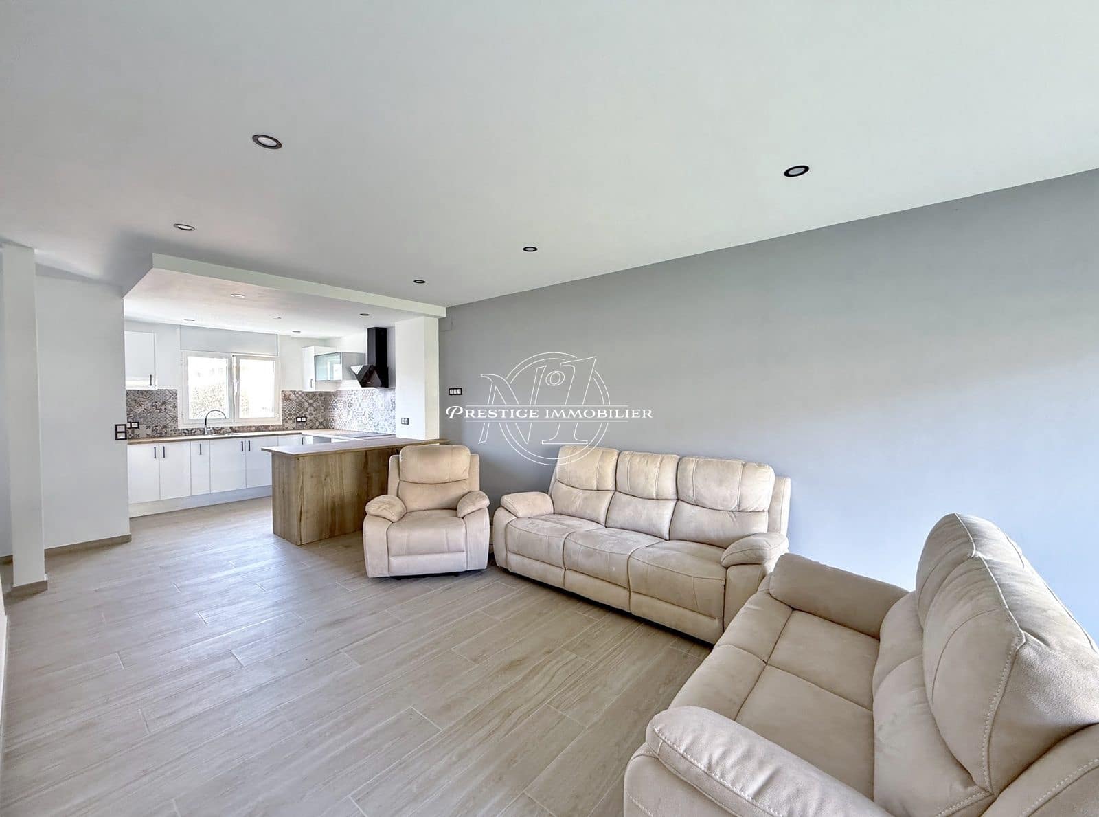 3 makuuhuone Omakotitalo myytävänä paikassa Empuriabrava - 399 000 € (Ref: 9265388)