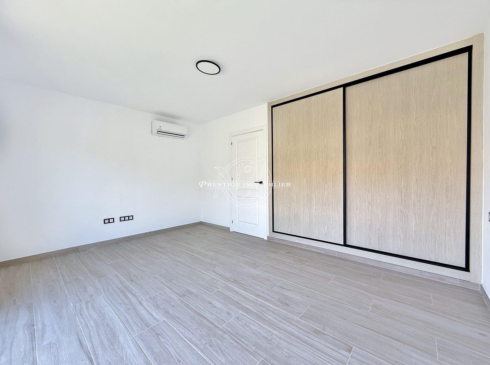 3 makuuhuone Omakotitalo myytävänä paikassa Empuriabrava - 399 000 € (Ref: 9265388)