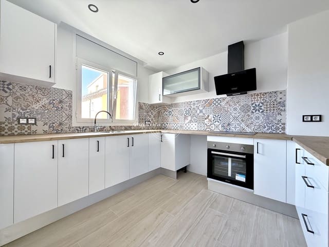 3 soverom Hus til salgs i Empuriabrava, Castelló d'Empúries - € 399 000 (Ref: 9265388)