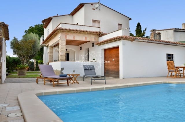 Chalet de 5 habitaciones en Empuriabrava, Castelló d'Empúries en venta con piscina - 550.000 € (Ref: 9283524)