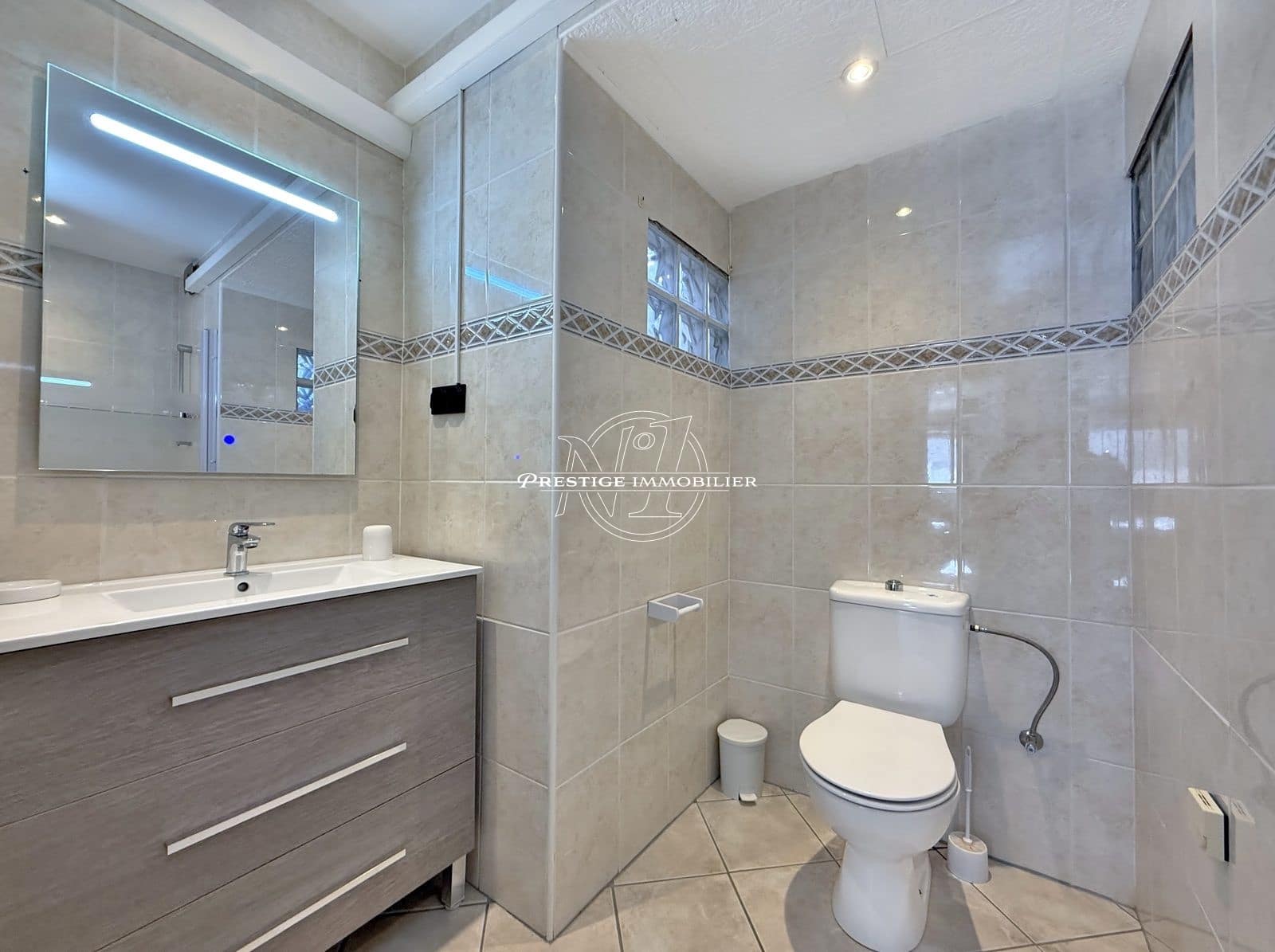 4 soveværelse Villa til salg i Empuriabrava med swimmingpool - € 615.000 (Ref: 9299019)