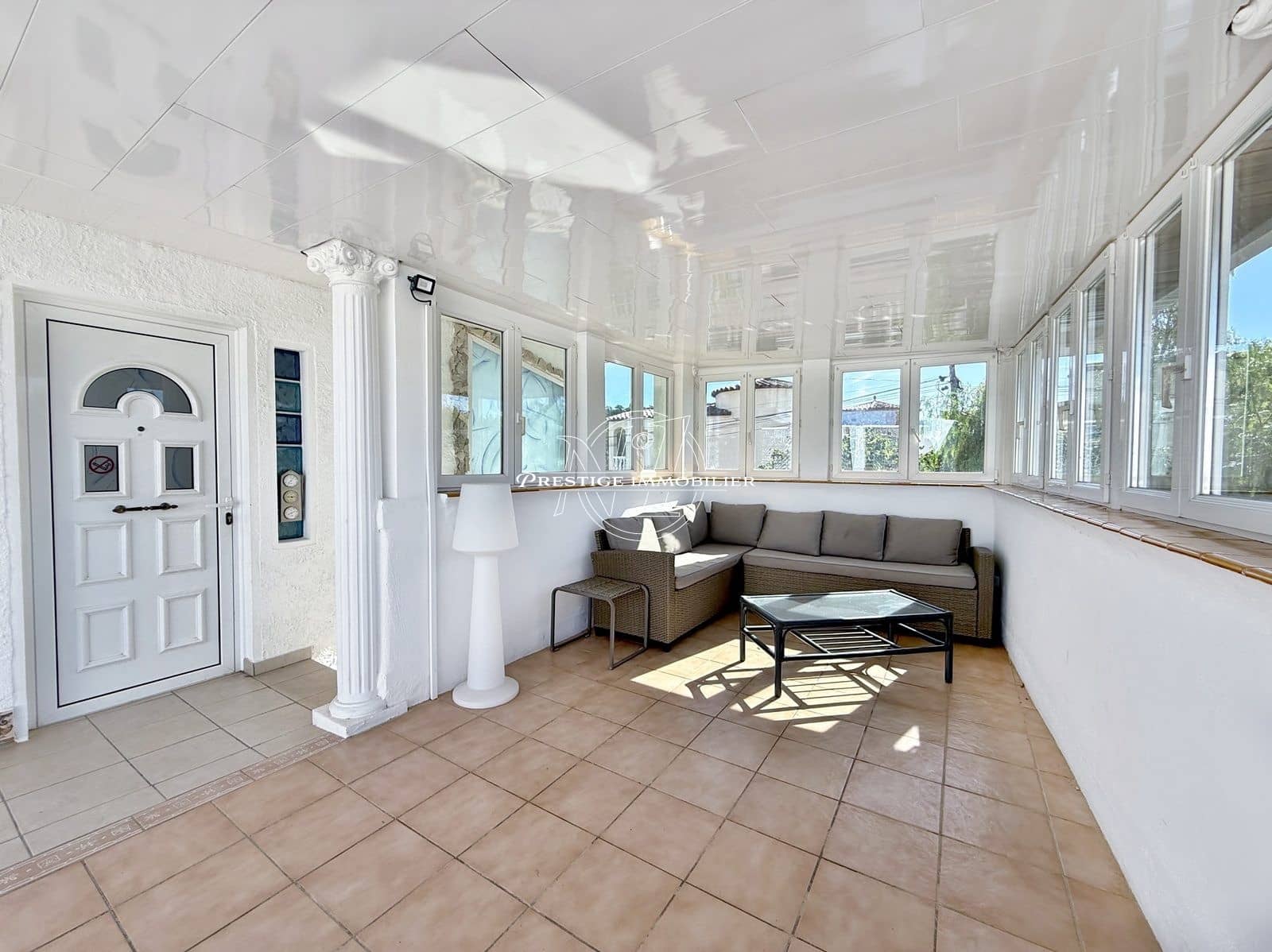 4 soveværelse Villa til salg i Empuriabrava med swimmingpool - € 615.000 (Ref: 9299019)