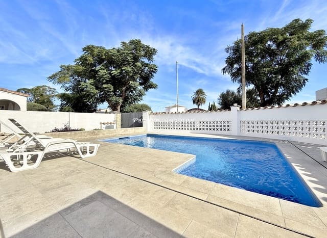 4 chambre Villa/Maison à vendre à Empuriabrava, Castelló d'Empúries avec piscine - 615 000 € (Ref: 9299019)