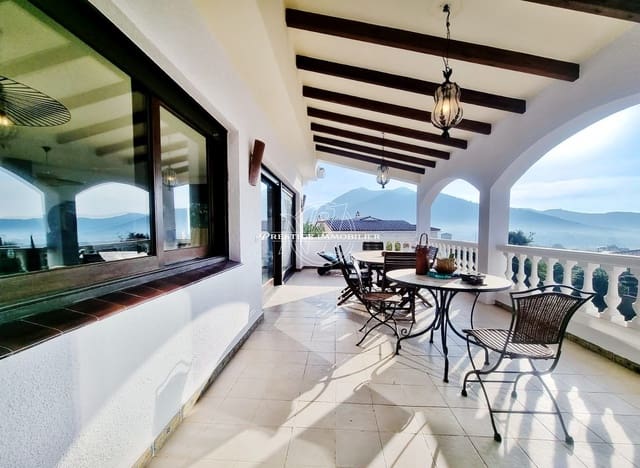 4 Zimmer Villa zu verkaufen in Roses mit Pool - 749.000 € (Ref: 9326430)