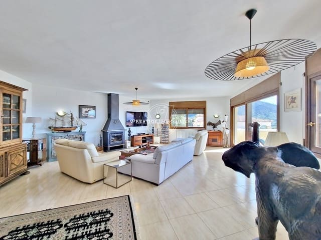 4 Zimmer Villa zu verkaufen in Roses mit Pool - 749.000 € (Ref: 9326430)