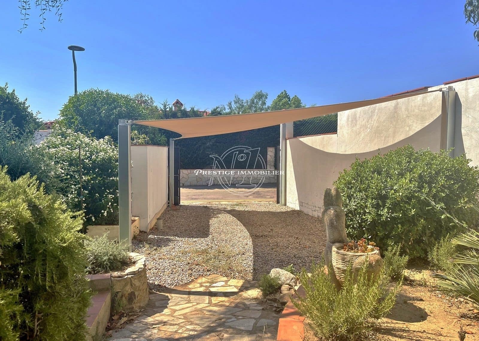 4 Zimmer Villa zu verkaufen in Roses mit Pool - 749.000 € (Ref: 9326430)