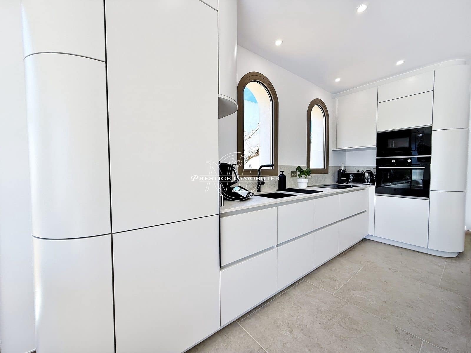 4 bedroom Villa for sale in Empuriabrava with pool garage - € 1,890,000 (Ref: 9326432)