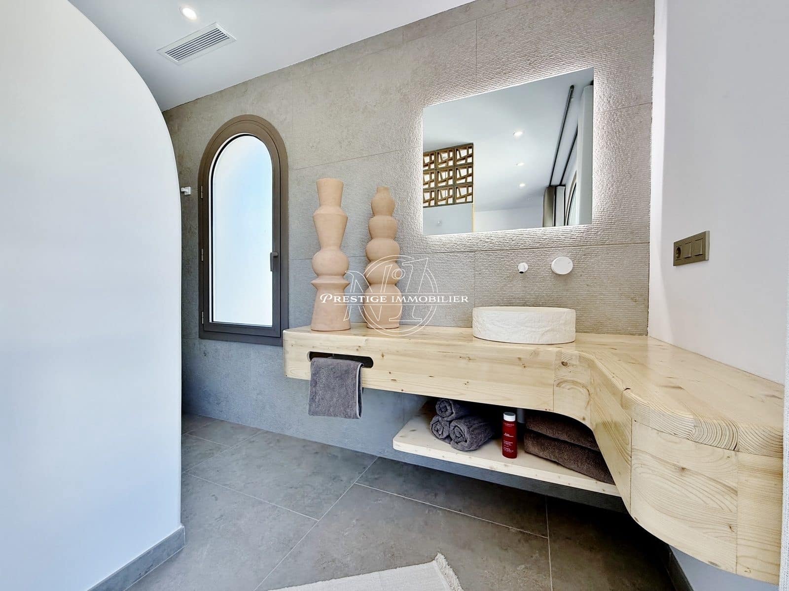 4 bedroom Villa for sale in Empuriabrava with pool garage - € 1,890,000 (Ref: 9326432)