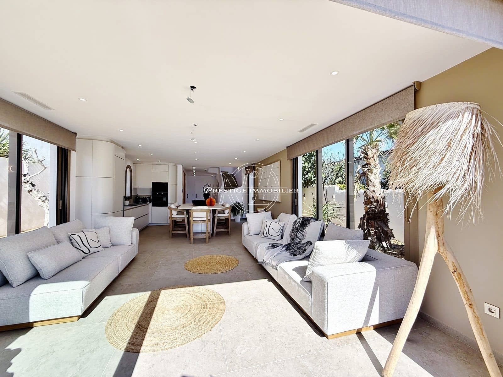 4 bedroom Villa for sale in Empuriabrava with pool garage - € 1,890,000 (Ref: 9326432)