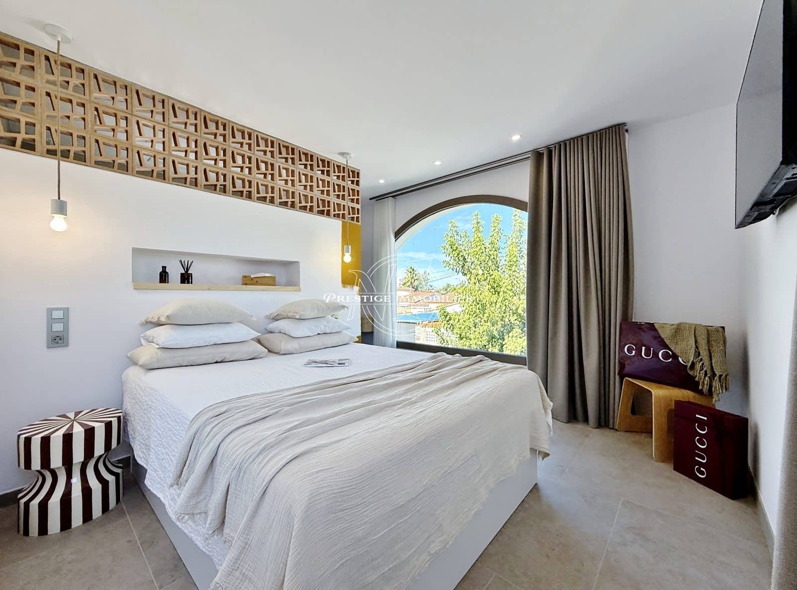 4 bedroom Villa for sale in Empuriabrava with pool garage - € 1,890,000 (Ref: 9326432)