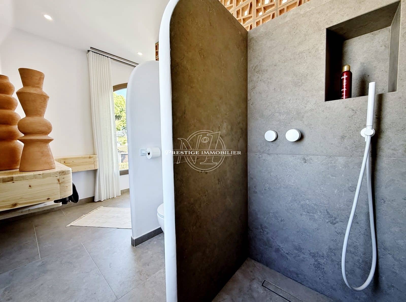 4 bedroom Villa for sale in Empuriabrava with pool garage - € 1,890,000 (Ref: 9326432)