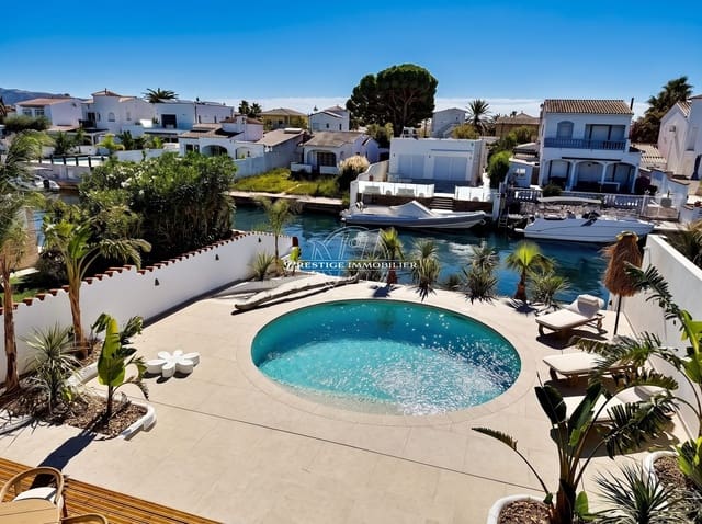 4 chambre Villa/Maison à vendre à Empuriabrava, Castelló d'Empúries avec piscine - 1 890 000 € (Ref: 9326432)