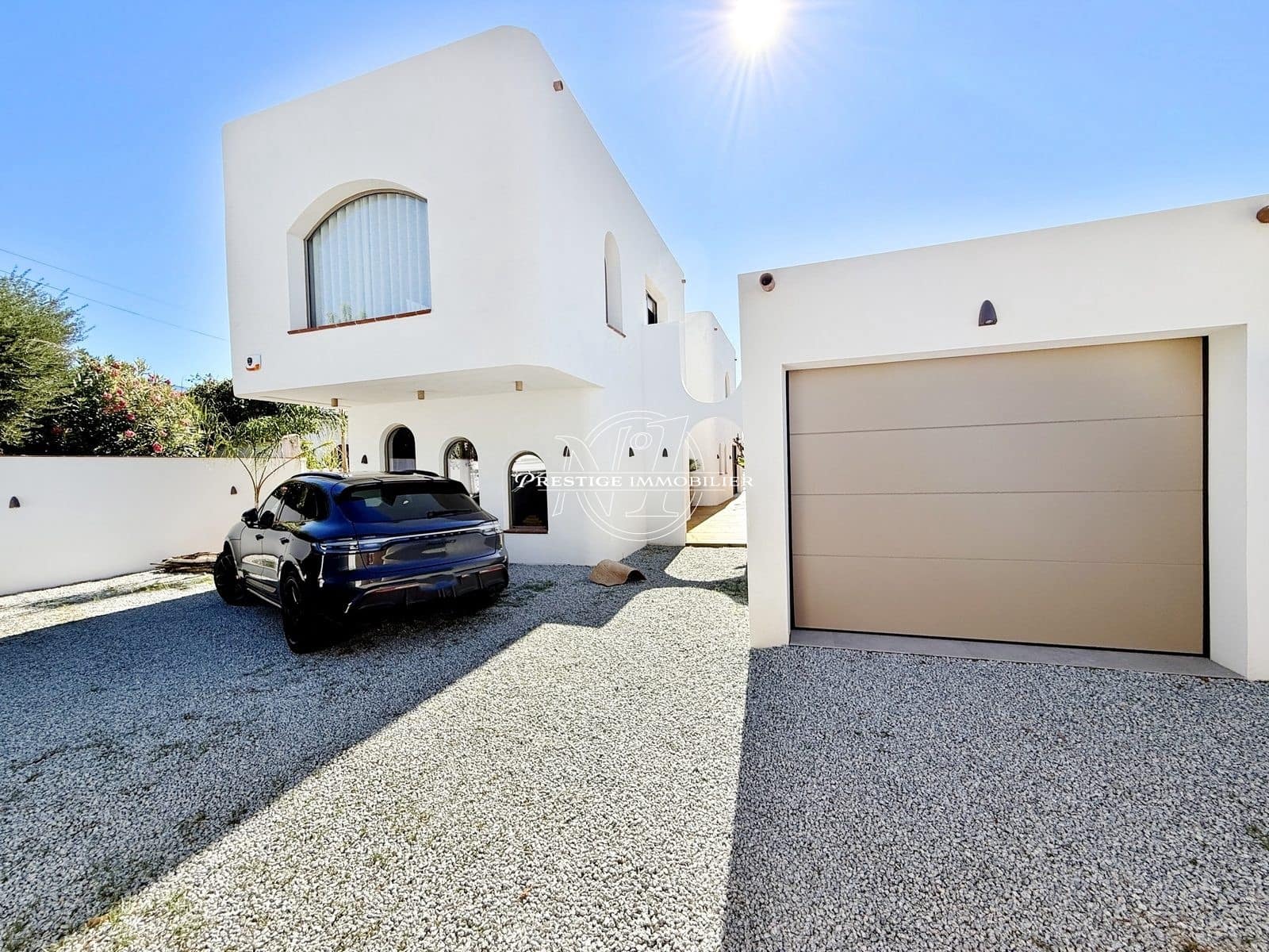 4 bedroom Villa for sale in Empuriabrava with pool garage - € 1,890,000 (Ref: 9326432)