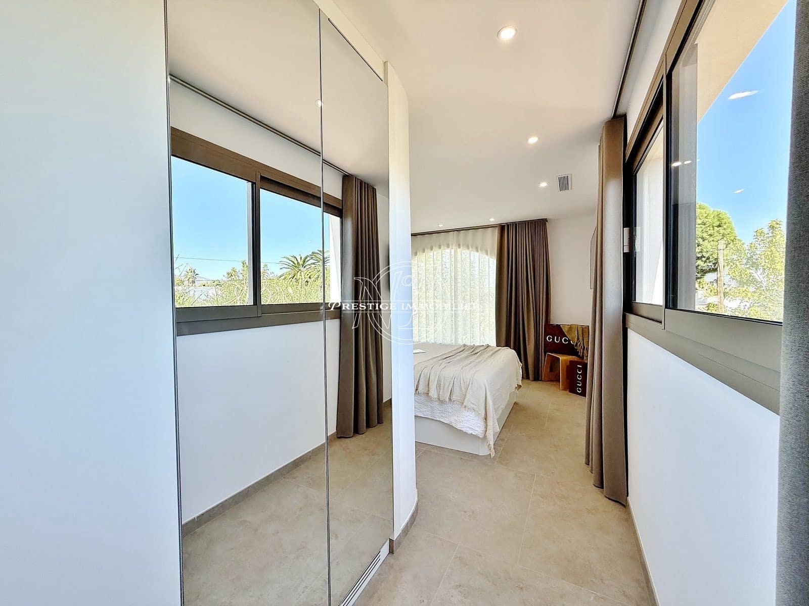 4 bedroom Villa for sale in Empuriabrava with pool garage - € 1,890,000 (Ref: 9326432)
