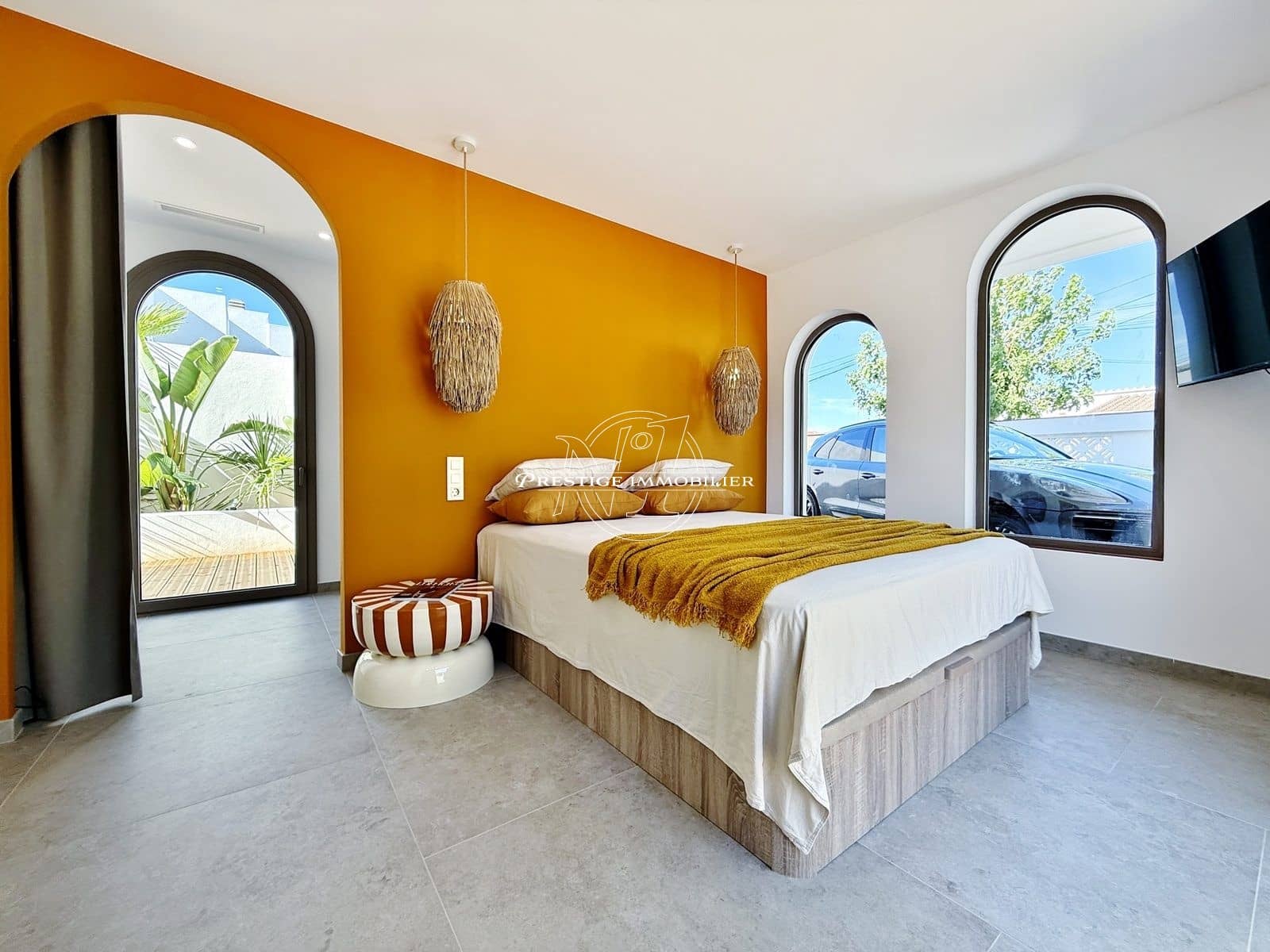 4 bedroom Villa for sale in Empuriabrava with pool garage - € 1,890,000 (Ref: 9326432)