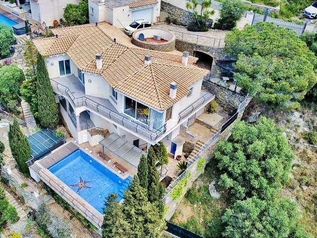 4 sypialnia Willa na sprzedaż w Roses z basenem - 1 357 000 € (Ref: 9341726)