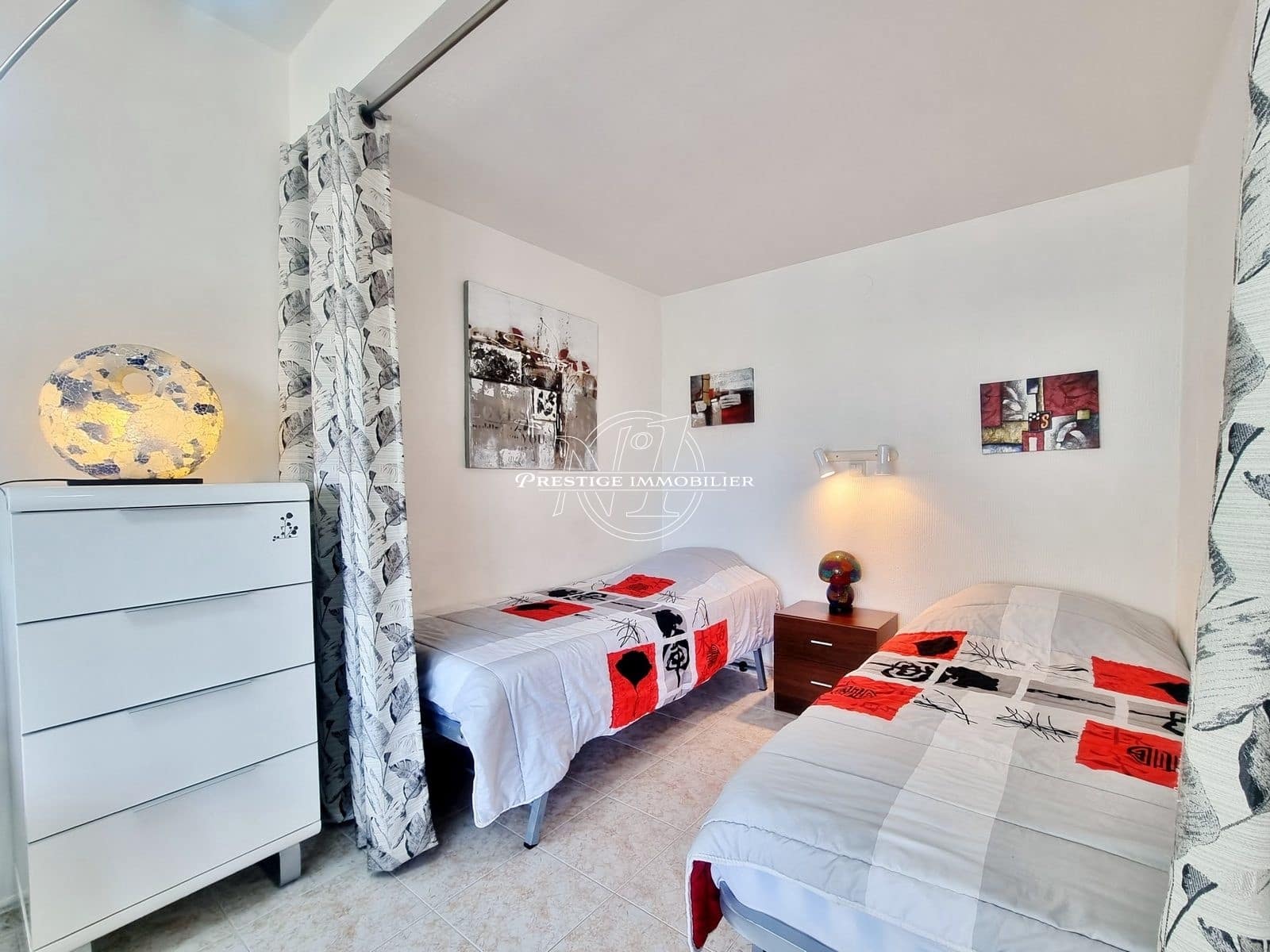 2 bedroom Apartment for sale in Roses with pool - € 239,500 (Ref: 9345698)