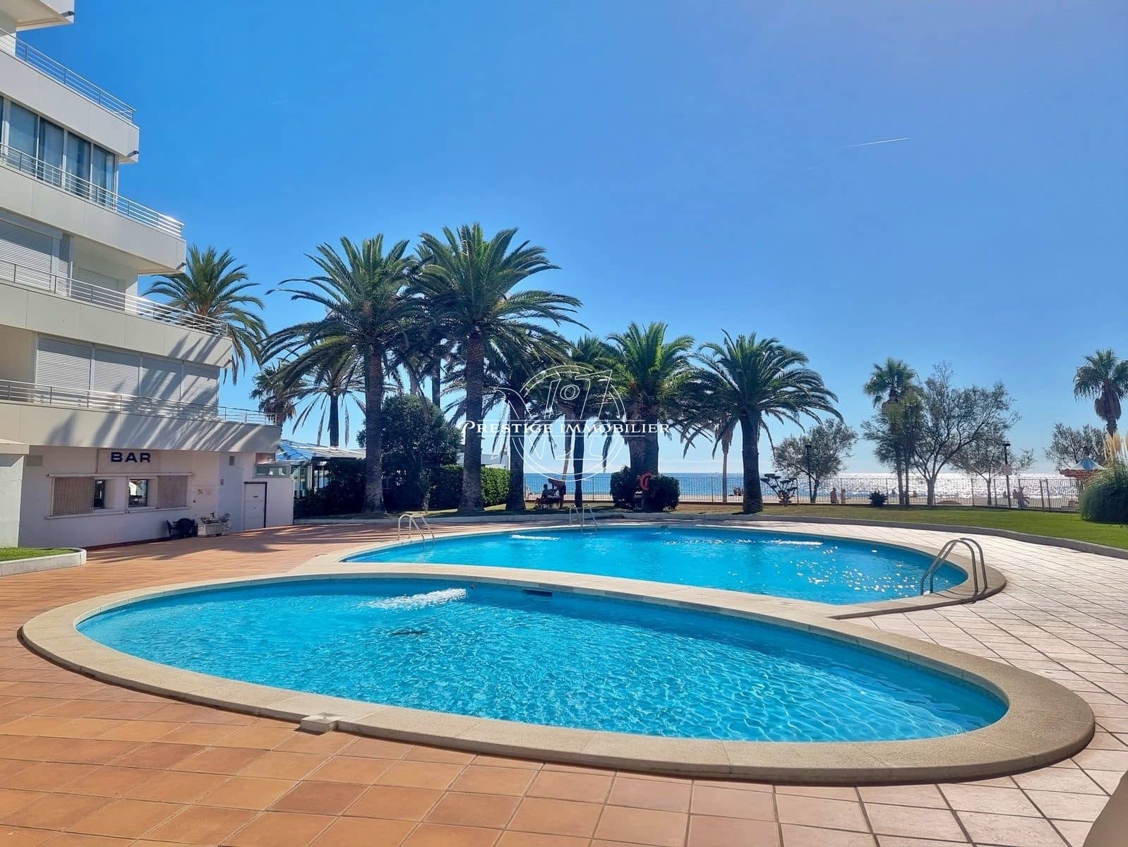 2 bedroom Apartment for sale in Roses with pool - € 239,500 (Ref: 9345698)