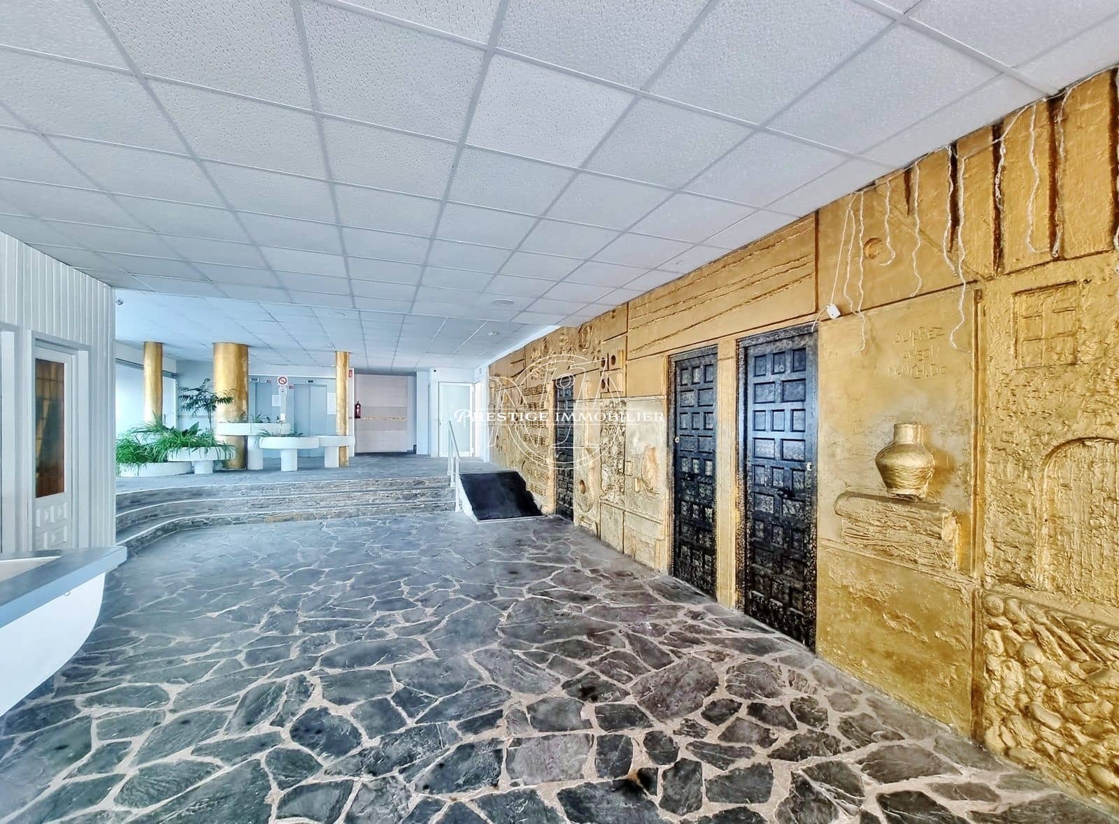 2 bedroom Apartment for sale in Roses with pool - € 239,500 (Ref: 9345698)