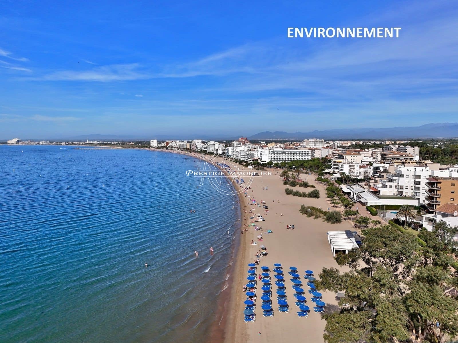 2 bedroom Apartment for sale in Roses with pool - € 239,500 (Ref: 9345698)